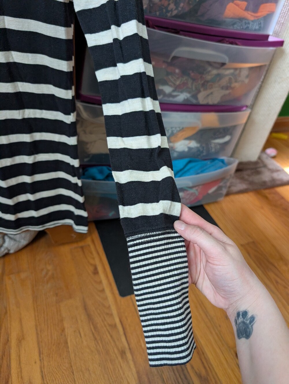 Super Cute Striped Long Sleeve Shirt!! - Picture 4 of 4
